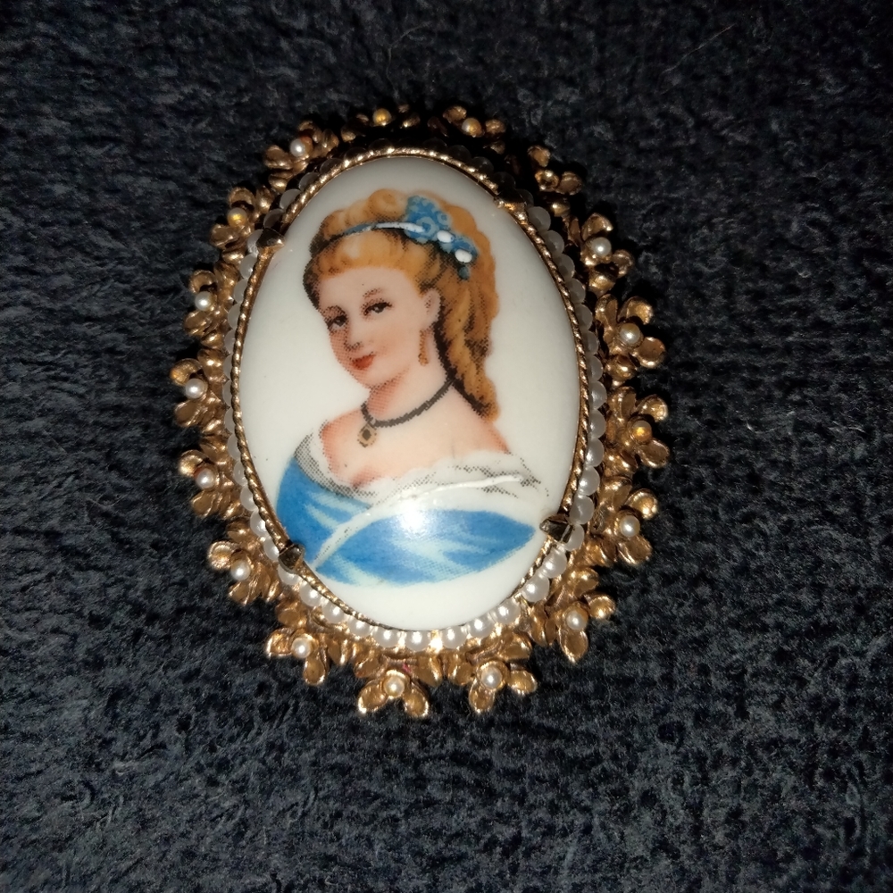 Limoges France Brooch Pin hand painted.